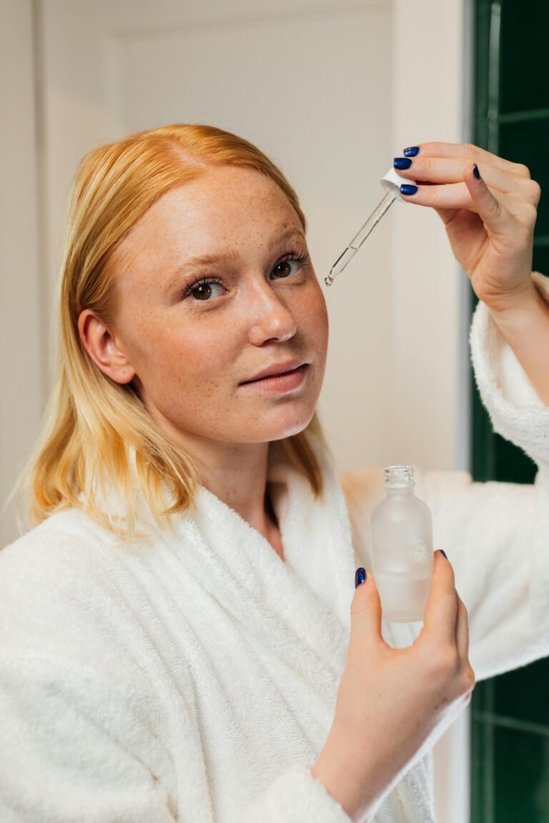 Pourquoi adopter un sérum hydratant visage naturel avec acide hyaluronique végétal ?